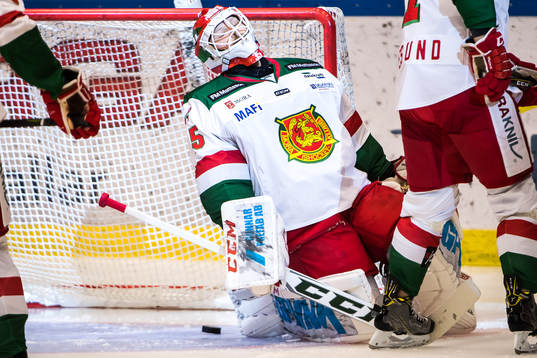 Moras målvakt Christian Engstrand  deppar