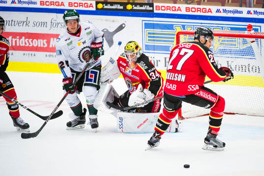 Frölundas Max Friberg, Luleås målvakt Joel Lassinatti