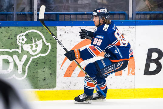 Växjös Adam Brodecki  jublar