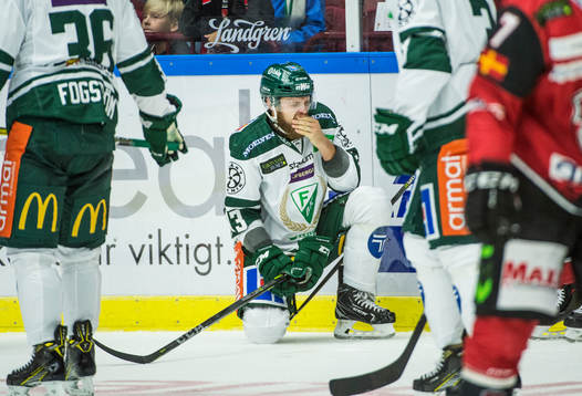 Färjestads Anton Grundel tar sig för munnen