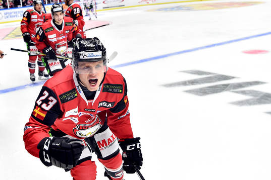 Malmö Redhawks Christoffer Forsberg jublar