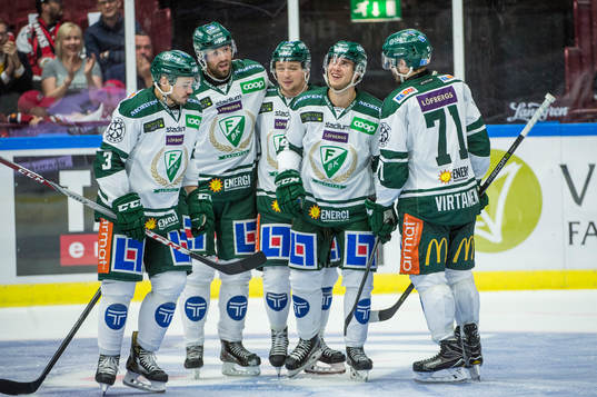 Färjestads Dick Axelsson jublar med Jens Westin, Jesse