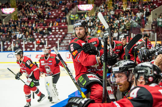 Malmö Redhawks Stefan Warg bland lagkamraterna