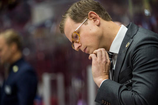 Malmö Redhawks assisterande tränare Martin Filander deppar