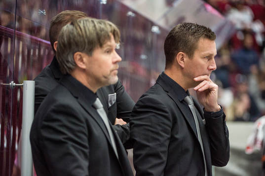 Färjestads tränare Johan Pennerborn deppar