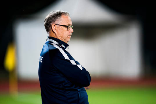 Lars Lagerbäck, head coach of Norway, watches the warm-up