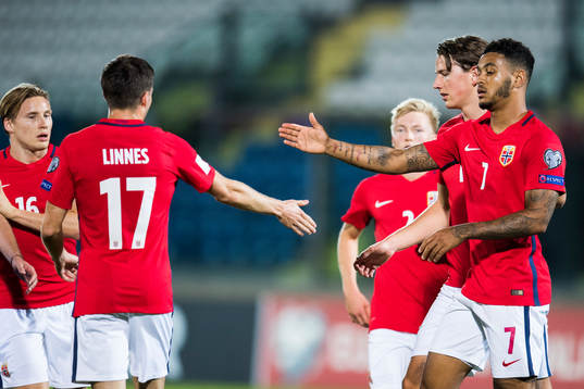 Jonas Svensson, Martin Linnes, Sander Berge and Joshua King
