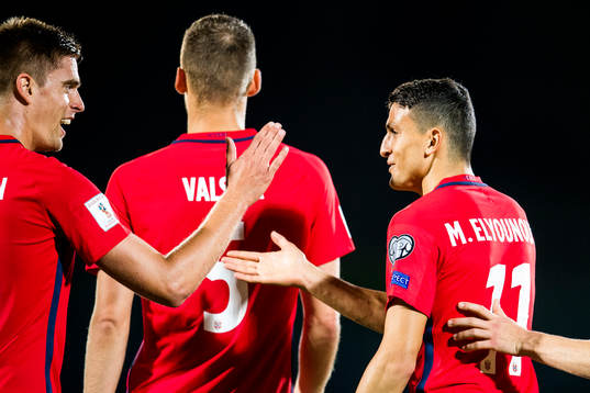 Mohamed Elyounoussi of Norway celebrates with his temates
