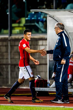 Mohamed Elyounoussi and Lars Lagerbäck, head coach of