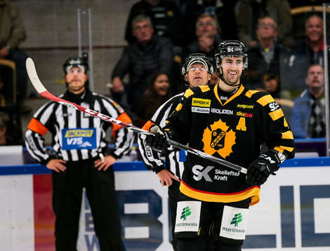 Skellefteås Bud Holloway jublar
