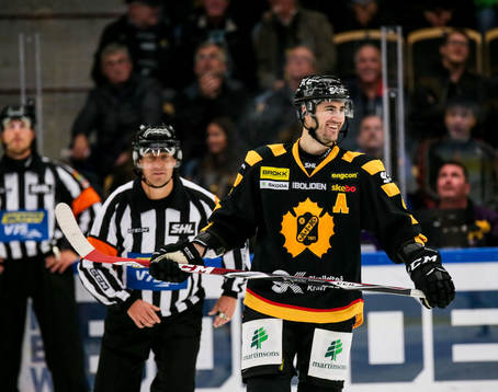 Skellefteås Bud Holloway jublar