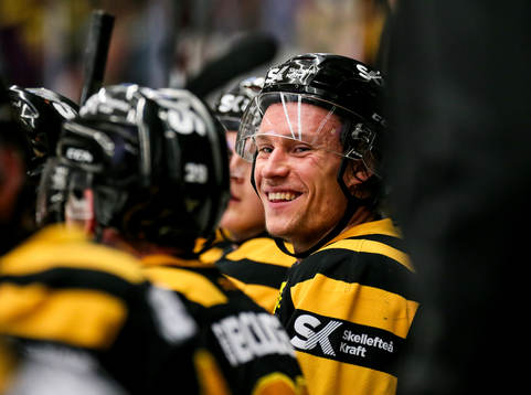 Skellefteås Jesper Olofsson jublar
