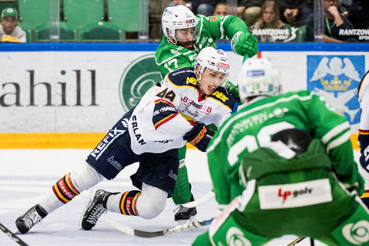 Djurgårdens Lukas Vejdemo faller