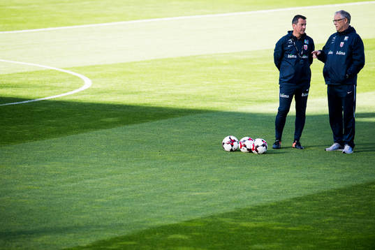 Per Joar Hansen, assistant coach, and Lars Lagerbäck, head