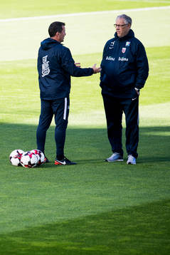 Per Joar Hansen, assistant coach, and Lars Lagerbäck, head