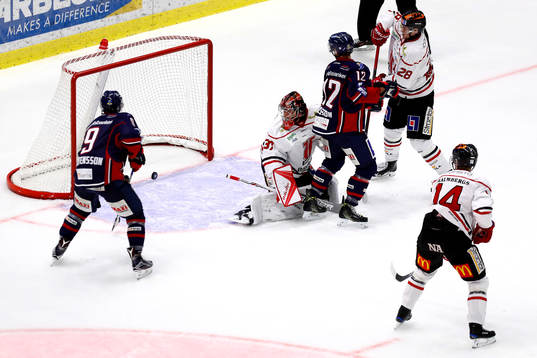 Linköpings Chad Billins (ej i bild) gör 1-0