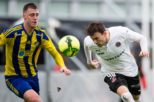 Hittarps Daniel Björnberg nickar