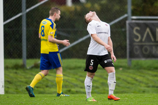 Hittarps Emil Rosqvist deppar