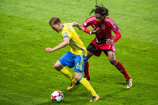 Sveriges Ludwig Augustinsson och Luxemburgs Gerson Rodrigues
