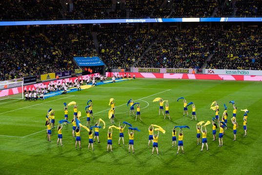Kulturskolan uppträder innan VM-kvalmatchen i fotboll
