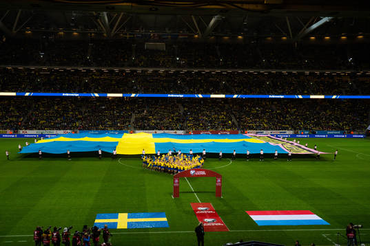 Kulturskolan uppträder innan VM-kvalmatchen i fotboll
