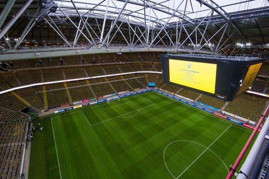 Interiör av Friends Arena innan VM-kvalmatchen i fotboll