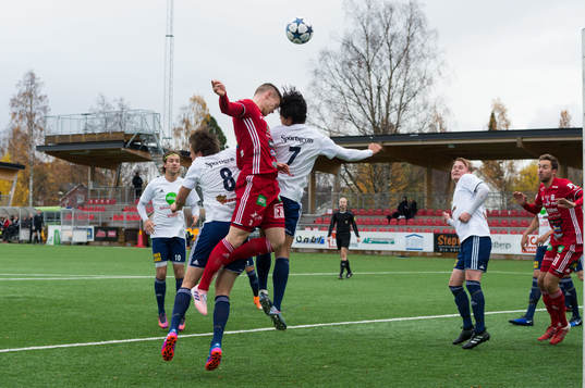 Piteås Fredrik Lundgren nickar