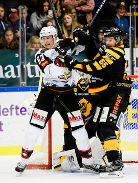 Malmö Redhawks Fredrik Händemark och Skellefteås Michael