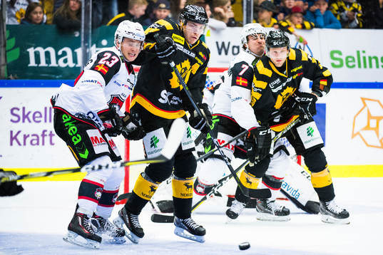 Malmö Redhawks Christoffer Forsberg och Skellefteås Pär