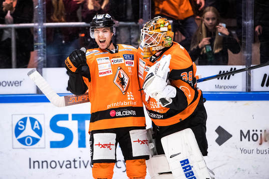 Karlskronas Joel Kellman  jublar