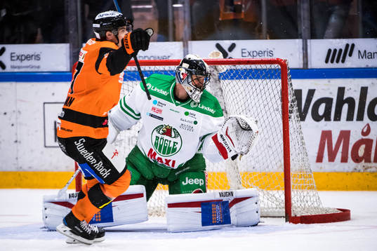 Karlskronas Joel Kellman  jublar