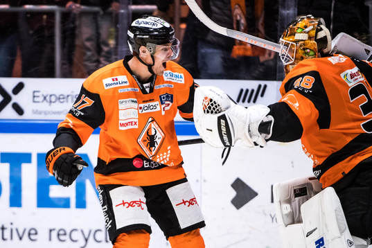 Karlskronas Joel Kellman  jublar
