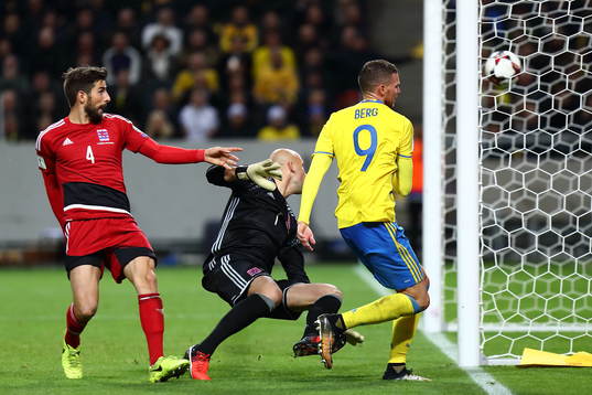 Sveriges Marcus Berg gör mål 7-0 förbi Luxemburgs