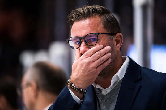 Rögles assisterande tränare Patrik Ross deppar
