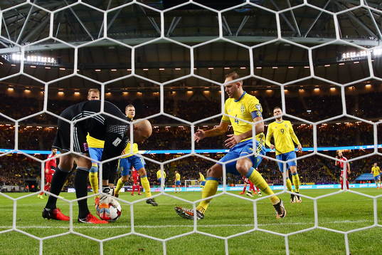Mål 1-0 på straff av Sveriges Andreas Granqvist som ej