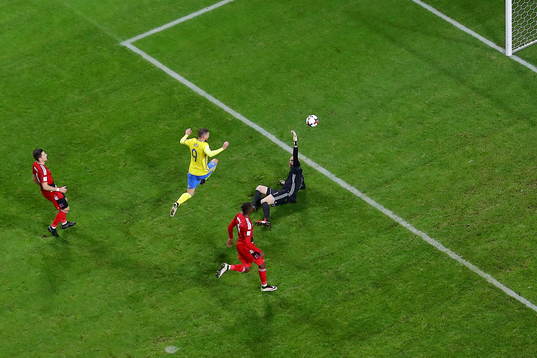 Mål 3-0 av Sveriges Marcus Berg
