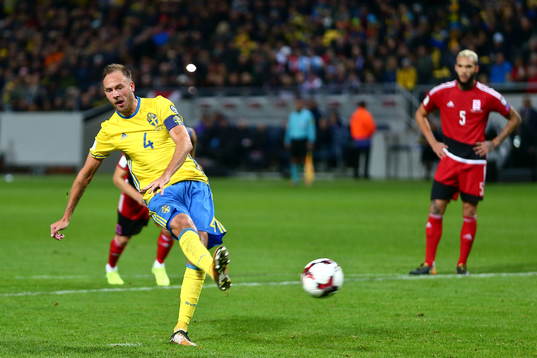 Mål 6-0 på straff av Sveriges Andreas Granqvist