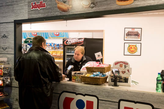Korvkiosk innan ishockeymatchen i SHL mellan Mora och HV71
