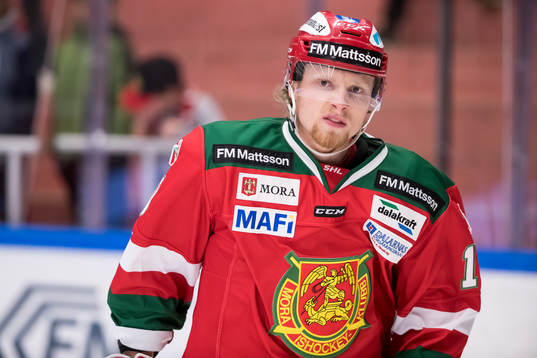 Moras Kristian Jakobsson innan ishockeymatchen i SHL mellan