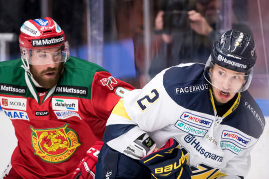 s Kristofer Berglund  i ishockeymatchen i SHL mellan Mora