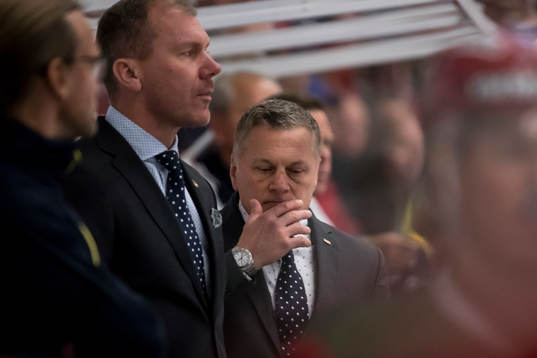 s assisterande tränare Stephan Lundh  i ishockeymatchen i