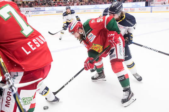 Moras Jacob Lagacé i ishockeymatchen i SHL mellan Mora och