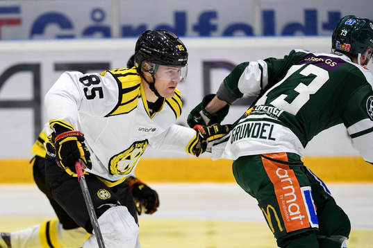 Brynäs Mikael Johansson och Färjestads Anton Grundel i