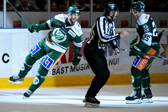 Färjestads Dick Axelsson jublar