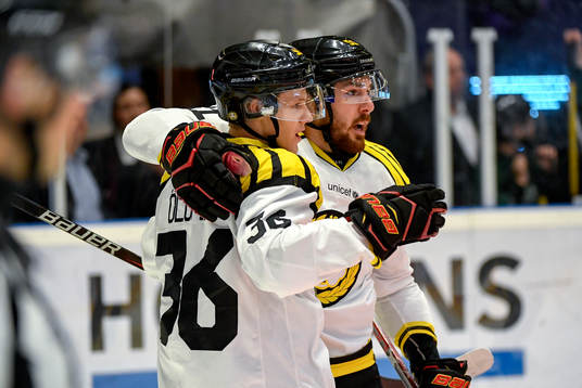 Brynäs Linus Ölund jublar