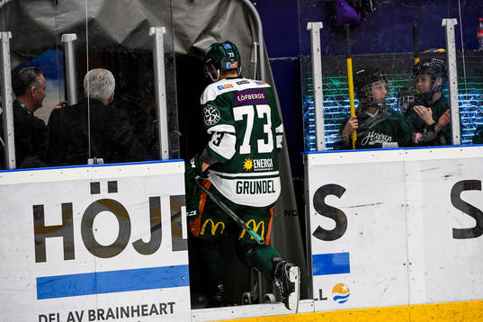 Färjestads Anton Grundel får matchstraff