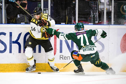 Brynäs Daniel Paille och Färjestads Jesse Virtanen