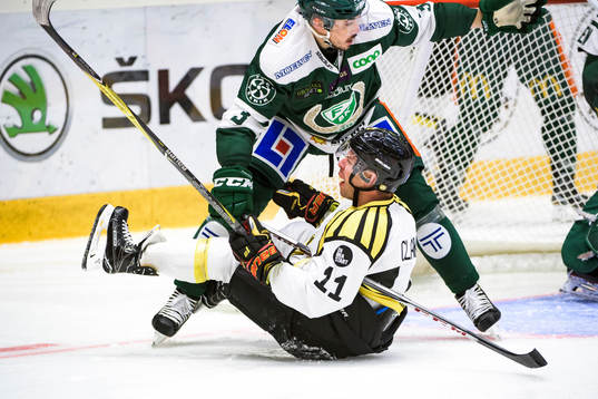 Färjestads Jens Westin och Brynäs Kevin Clark