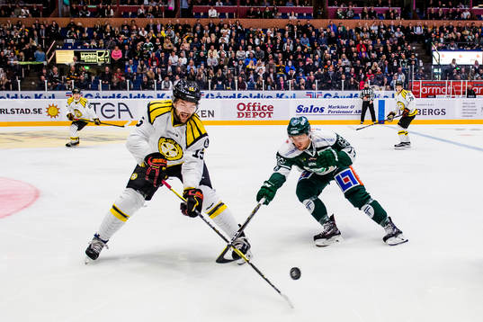 Brynäs Simon Bertilsson och Färjestads Rasmus Asplund