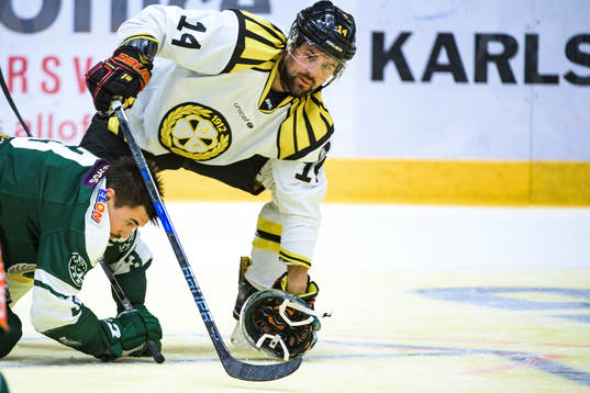 Färjestads Jens Westin och Brynäs Johan Alcén i en